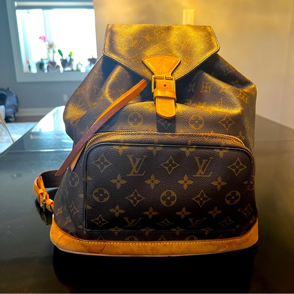 💯 Authentic Louis Vuitton Montsouris Backpack GM